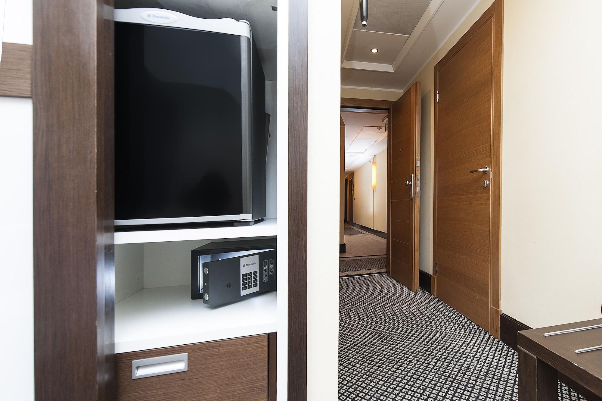 Cardinal Hotel St. Peter Рим Екстериор снимка