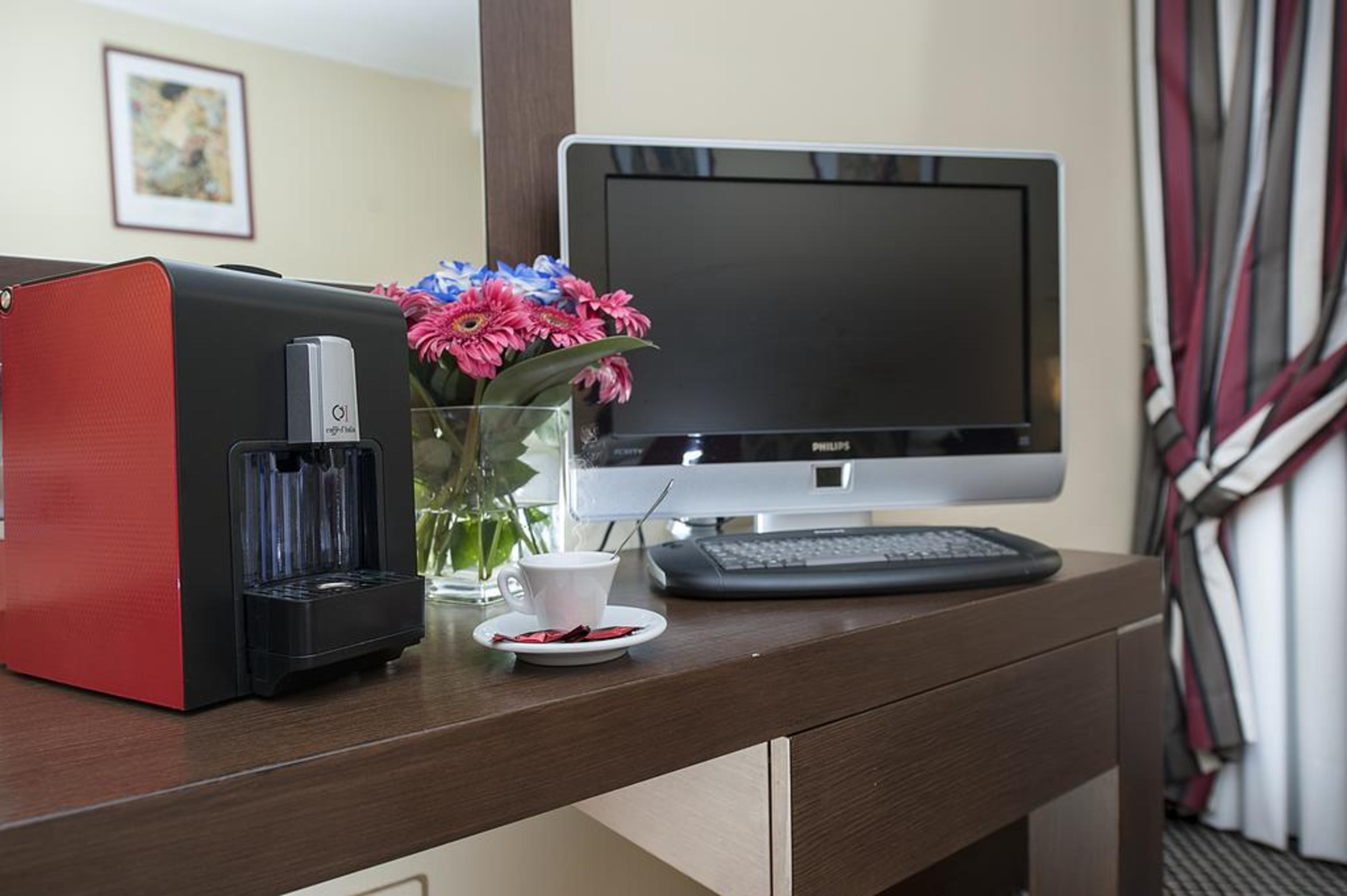 Cardinal Hotel St. Peter Рим Екстериор снимка
